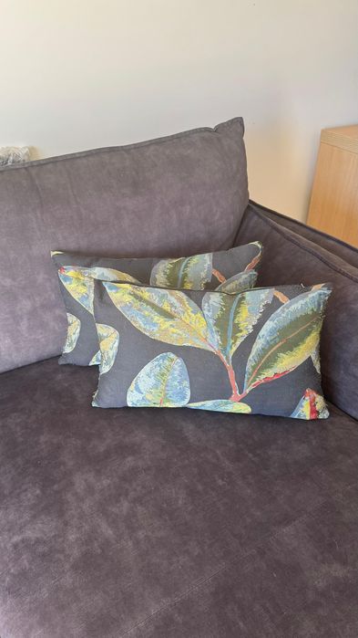 Conjunto 2 almofadas decorativas com estampa tropical