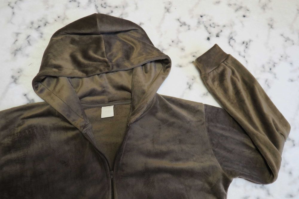 Жіноча спортивна велюрова кофта H&M (Швеція), розмір M