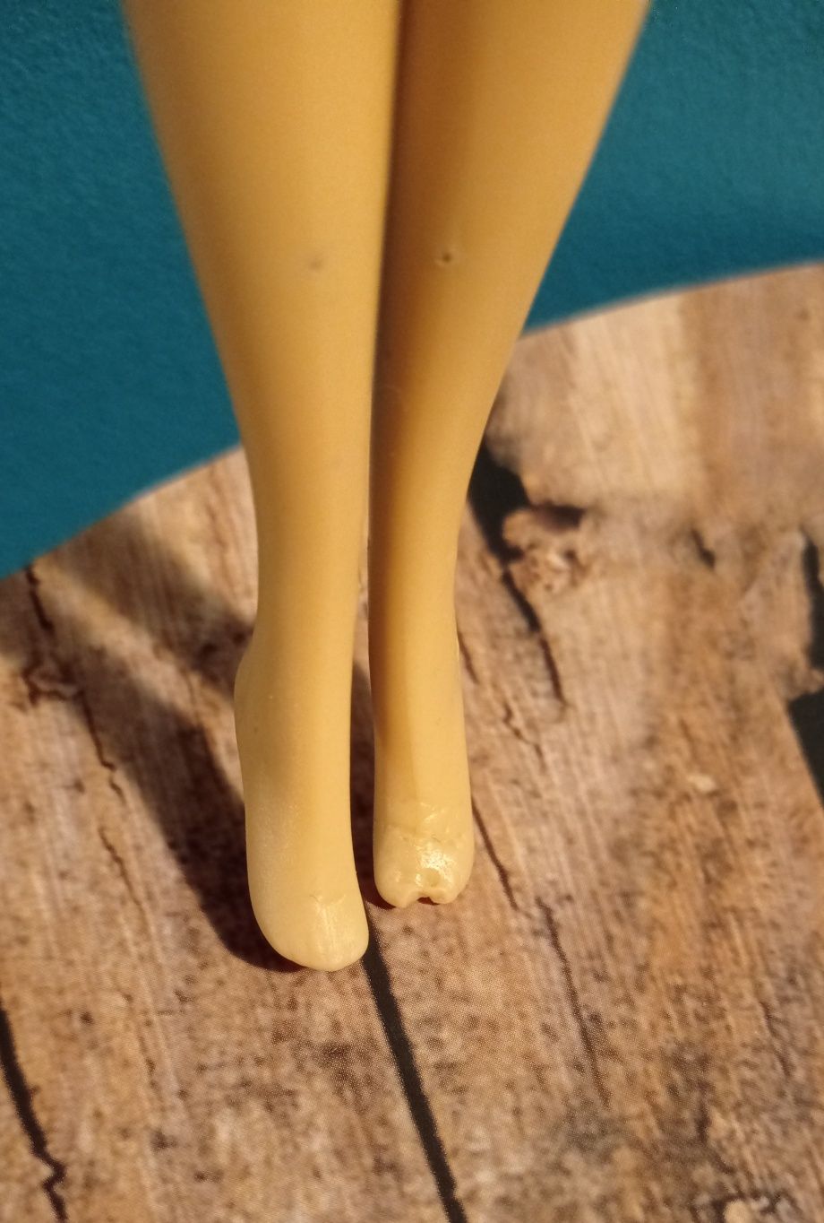 Mattel Barbie w dyskotekowej sukience, długie blond włosy, 1999 r.