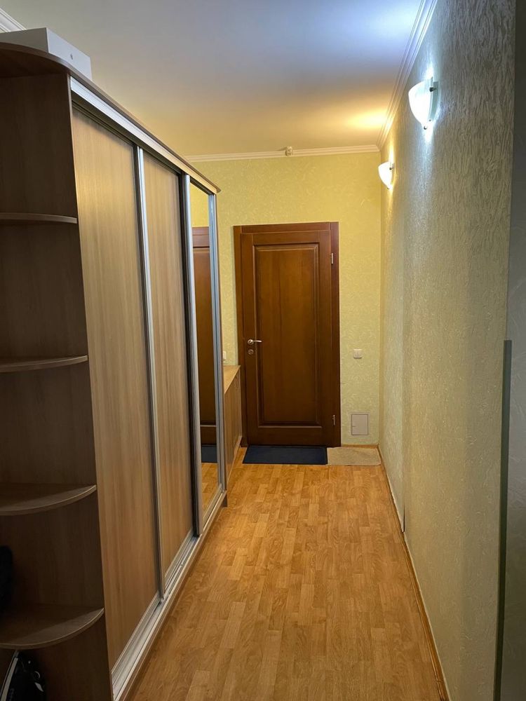 Продам 2-х кімнатну квартиру М.Лагунової 18б