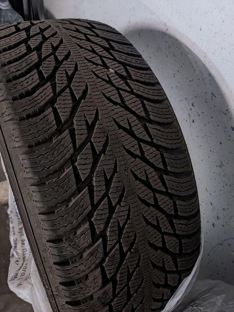 Зимова гума /шини/ Nokian Tyres Hakkapeliitta R3 SUV (255/50/20)