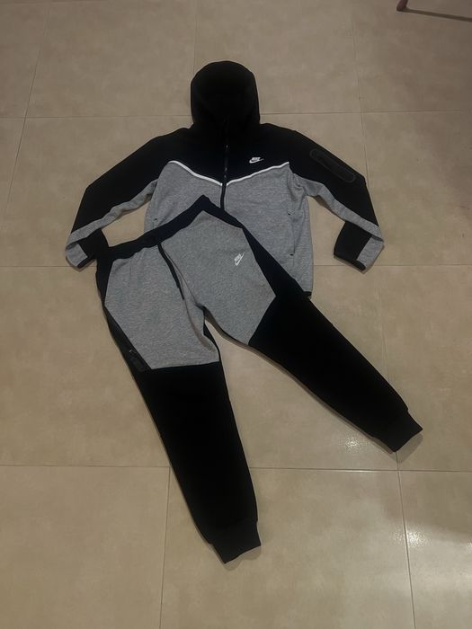 Nike dres Tech Fleece