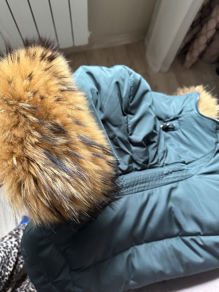 Зимова жіноча куртка -пуховик