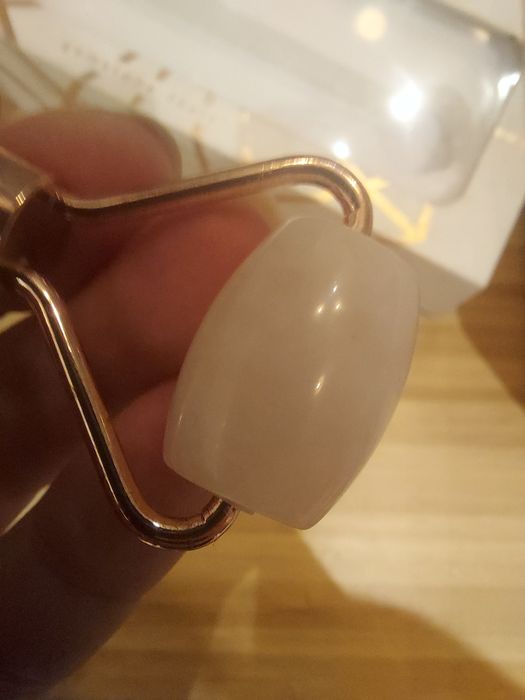 CRYSTALLOVE Masażer do twarzy z kwarcu różowego