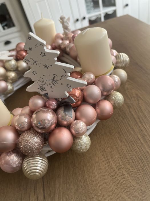 Adwentowy wianek świąteczny ze świecami Boże Narodzenie