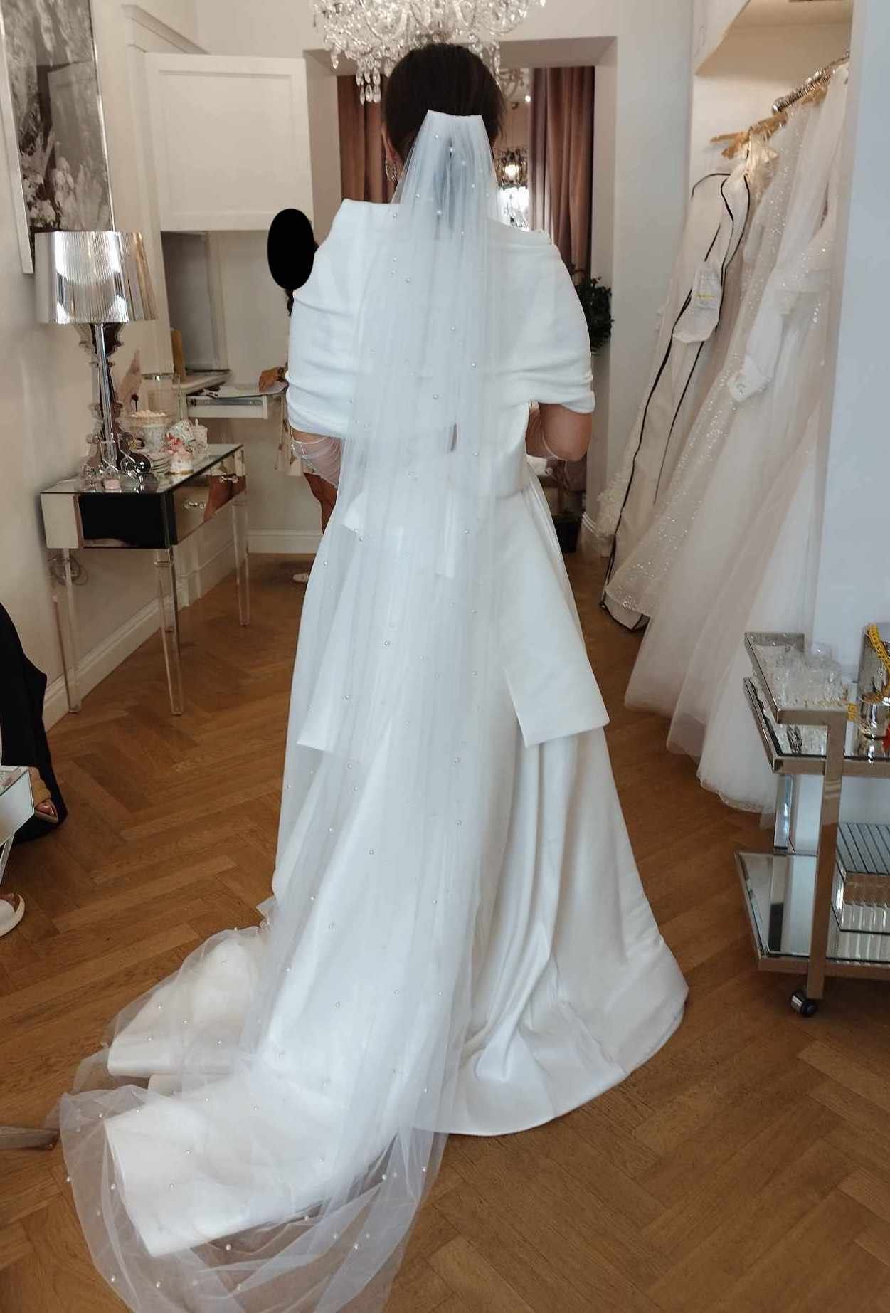 Suknia ślubna z salonu Avenue22 rozmiar M + dodatki
