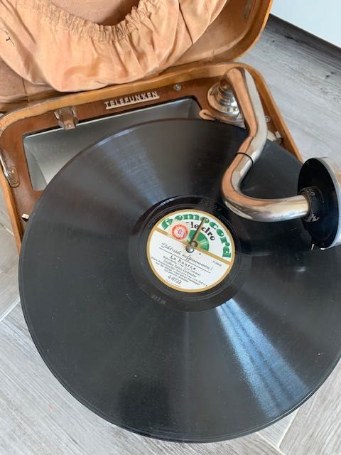 Gramofon patefon walizkowy biurkowy kolekcjonerski TELEFUNKEN Lido pły