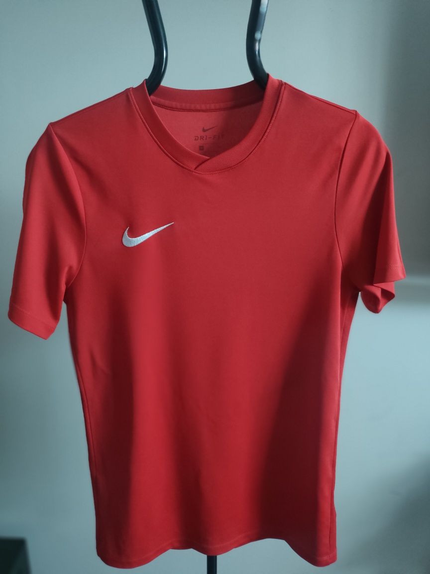 sportowa koszulka NIKE dri -fit,stan idealny