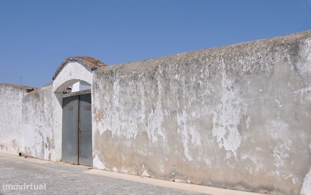 Casa em Évora com terreno a 500m da praia