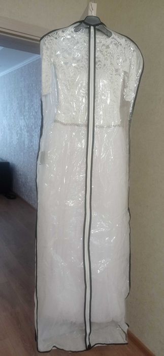 Продам весільну сукню