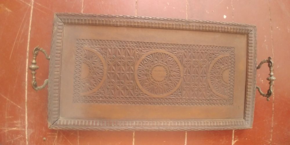 Taca antyk rzeźbiona.