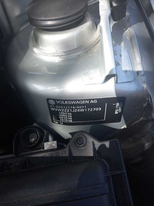 Продам автомобільVolkswagen Golf 2004 універсал