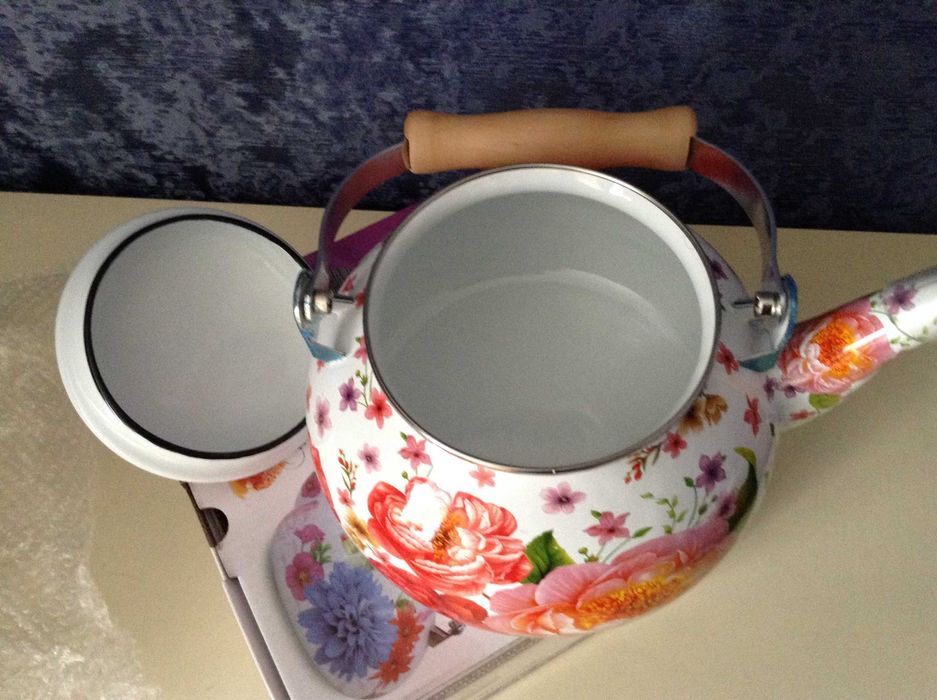 Чайник эмалированный Benson BN-109 на 2.5 литра