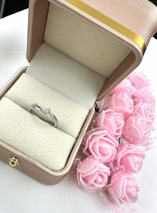 Złoty pierścionek z Diamentem Rozmiar 7 Białe złoto Próba 585 Apart