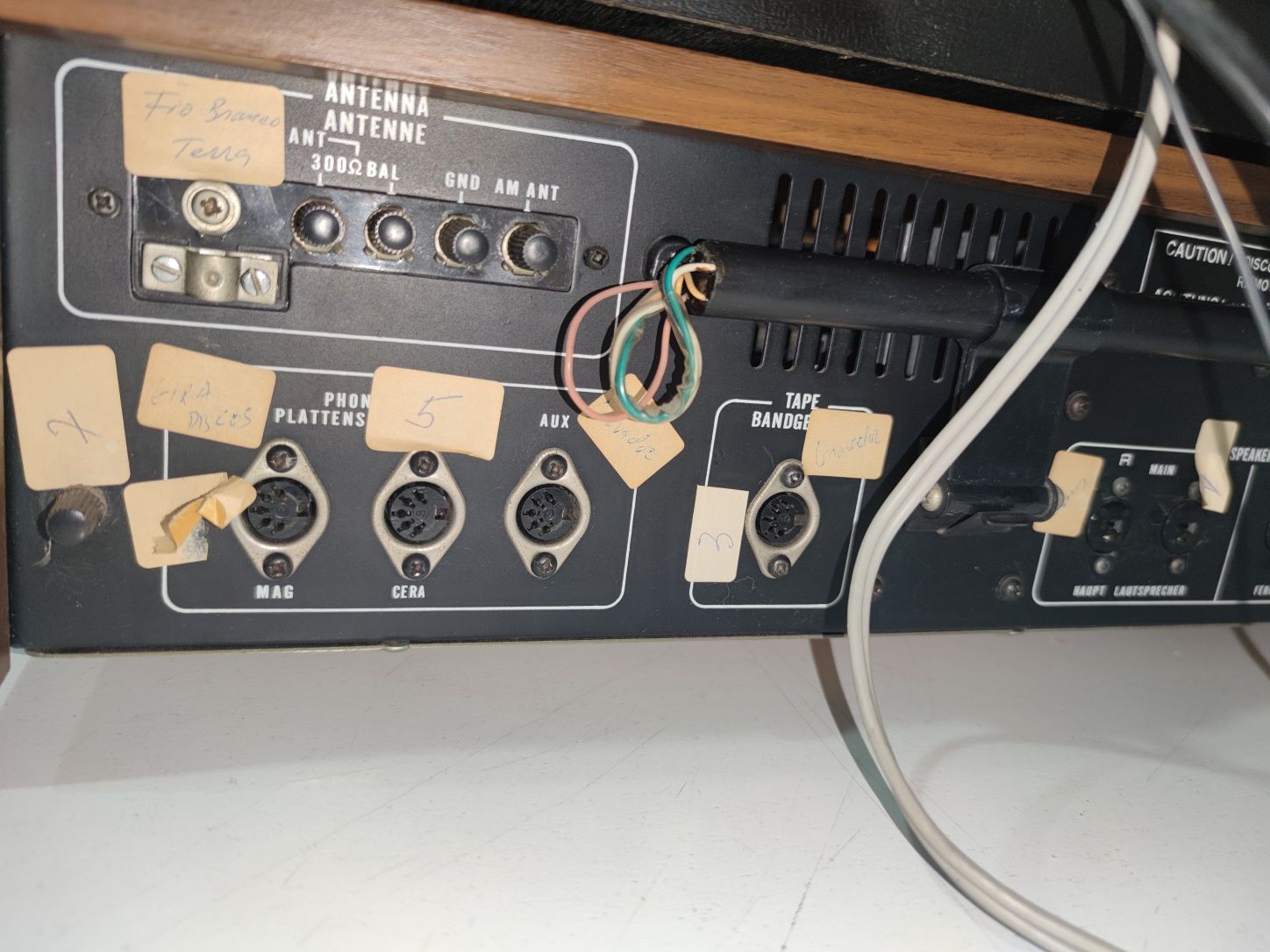 Amplificador ACIKO ata 235 - Gira disco SANYO tp 152 (LER ANUNCIO)