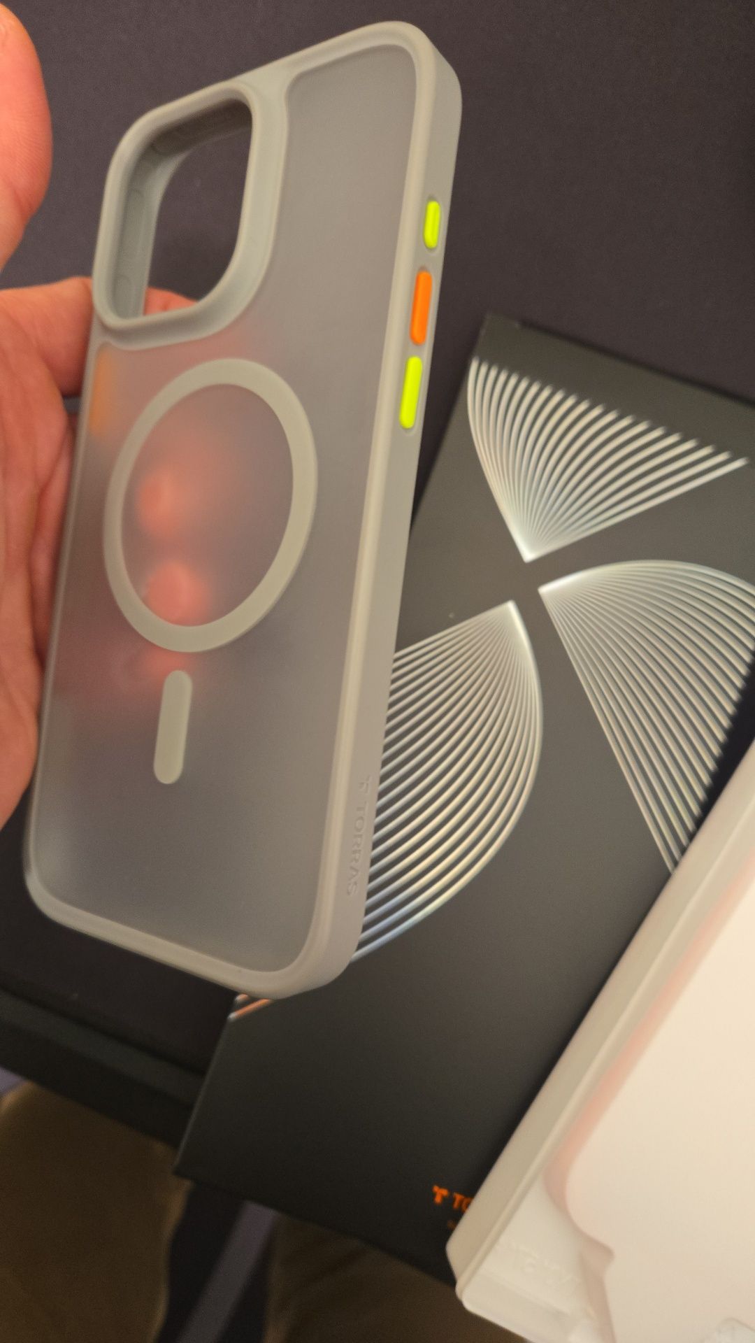 Capa + película da Torras para iPhone 16 Pro Max