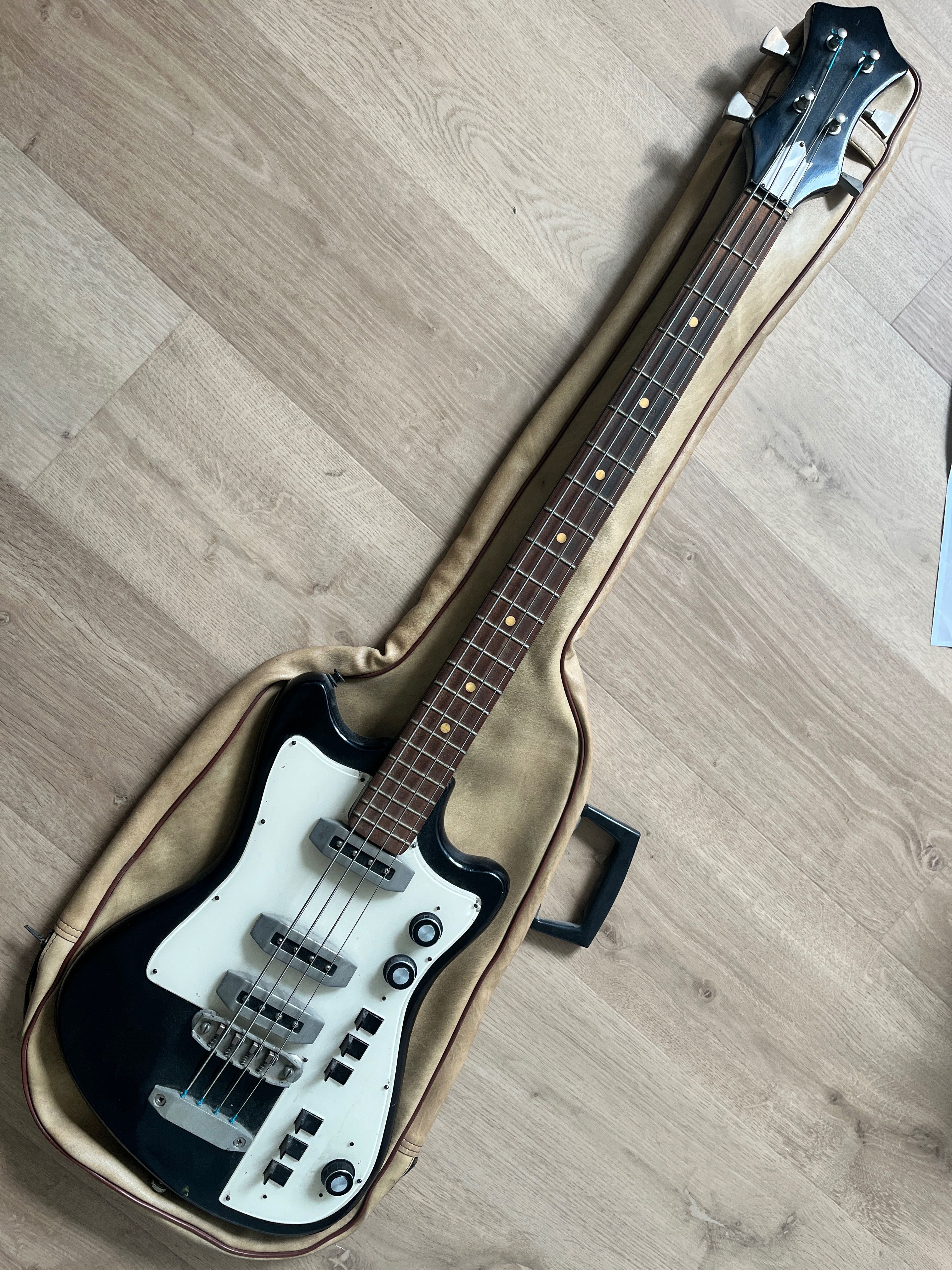 Gitara basowa Borisov Fuzz. USSR Bass BAS-1 (Solo-1)