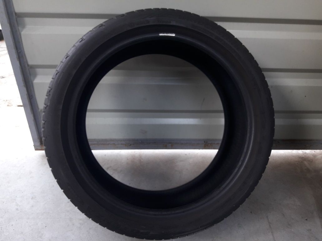 Opony letnie 235/40/19 Bridgestone