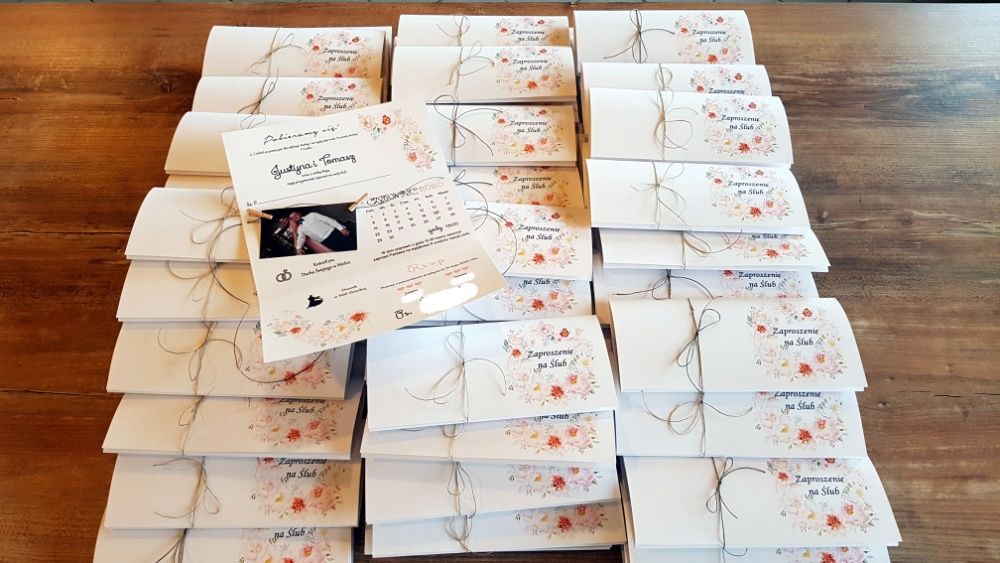 Zaproszenia ślubne ze zdjęciem, spinaczami, kwiaty