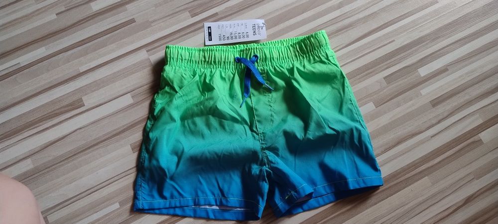Kąpielówki chłopięce nowe rozm. 140