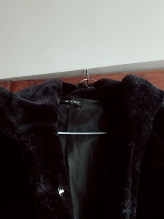 Futerko sztuczne czarne kapsle kaptur L