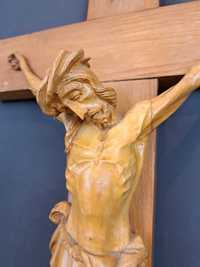 Jezus Chrystus na krzyżu, rzeźba drewniana, wys. 63 cm