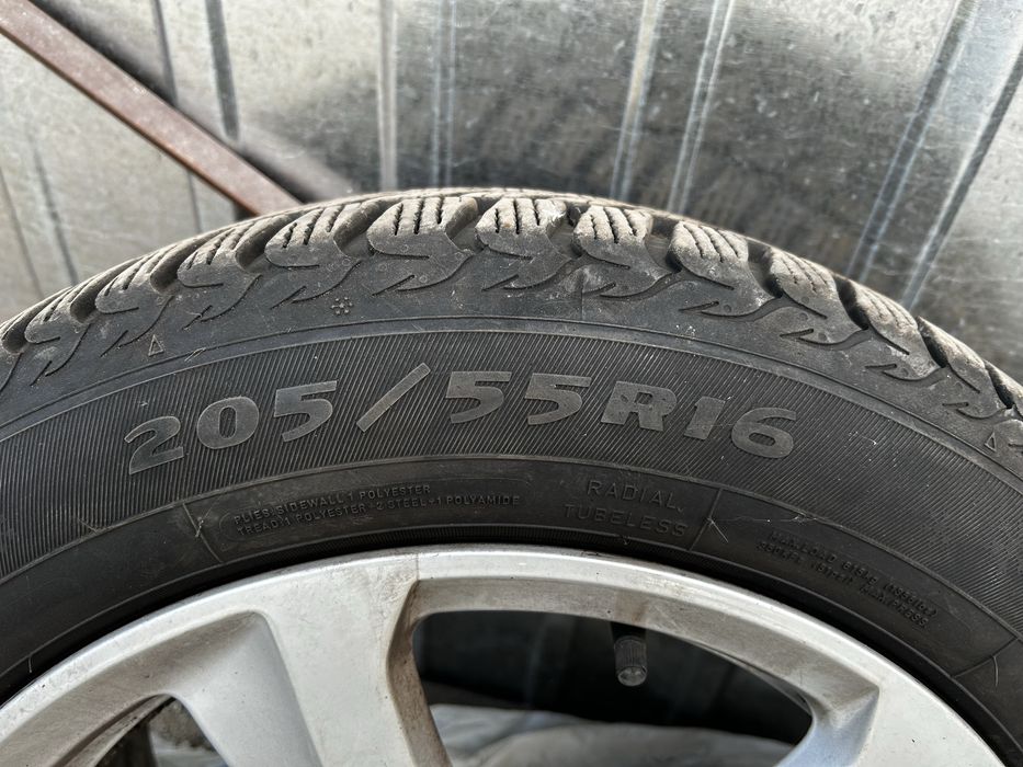 Felgi Audi z oponami zimowymi 205/55/16