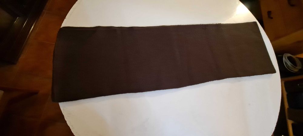 Conjunto com cachecol, luvas e gorro [EXCELENTE ESTADO]