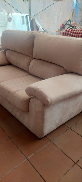 Sofa creme de 2 lugares