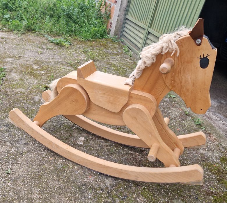 Cavalinho de madeira
