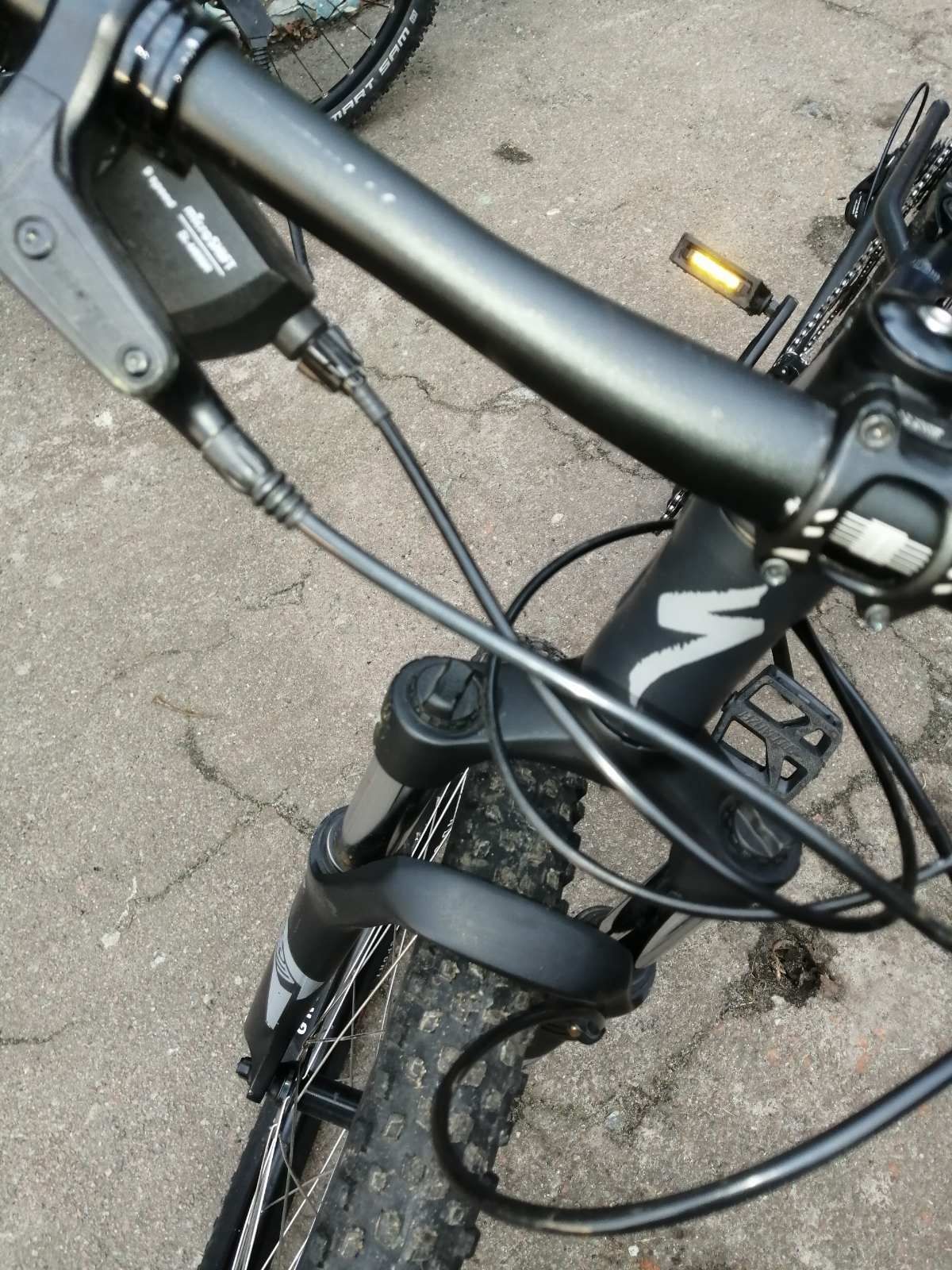 Велосипед Specialized ROCKHOPPER 27.5"