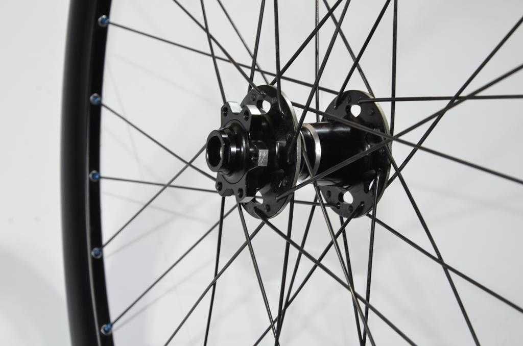 Koło przednie 29" GIANT Asymmetric sztywna oś 15 x 100 622 x 24 922 g