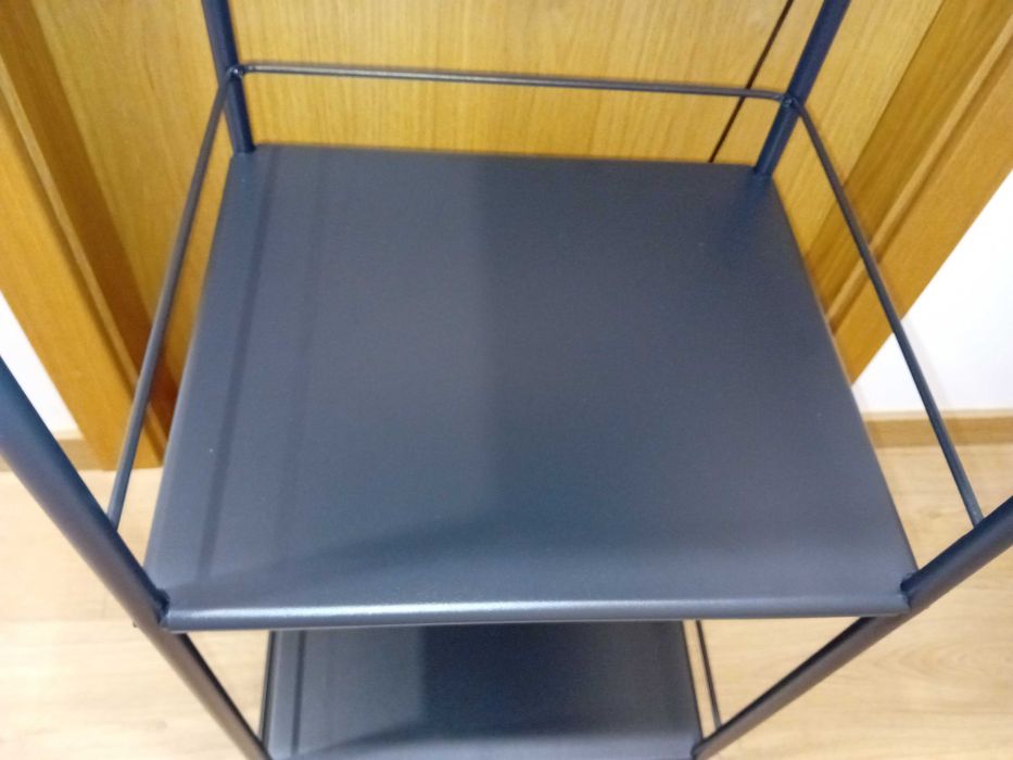 Estante Preta do IKEA