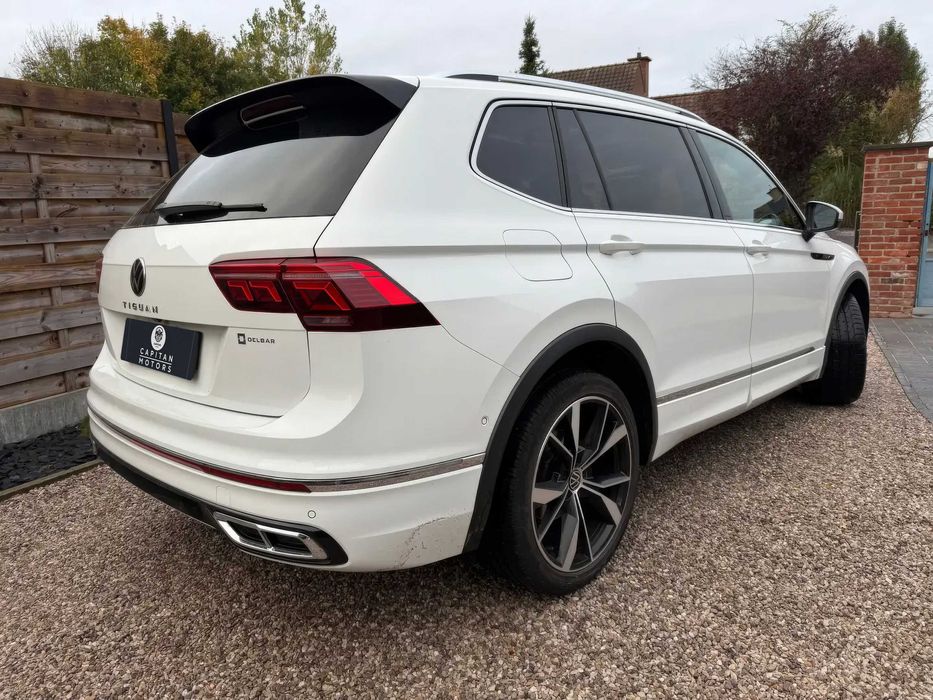 Volkswagen Tiguan      2022