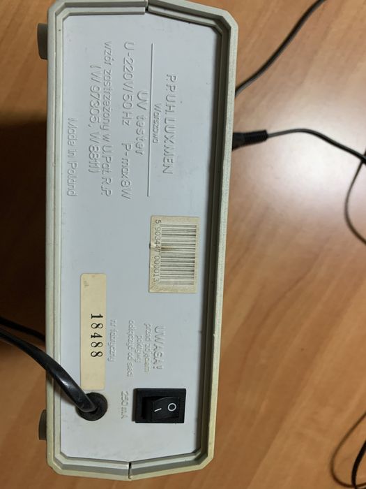 Stary tester banknotów