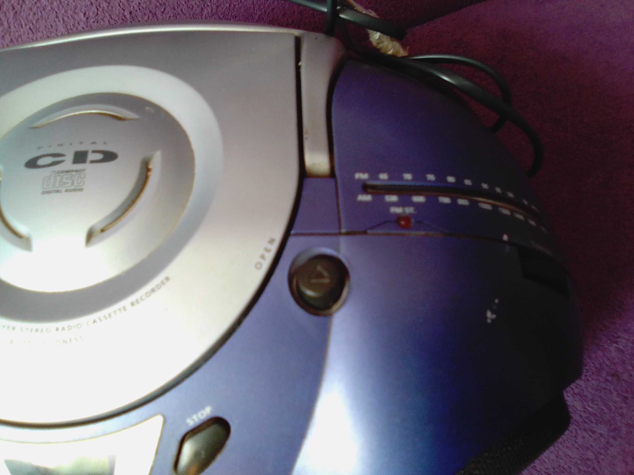 LG radiomagnetofon , CD Player .