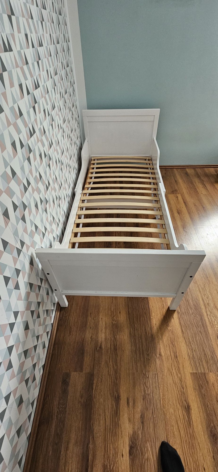 Łóżko IKEA SUNDVIK Rozsuwana rama łóżka i dno łóżka 80x200 cm biały