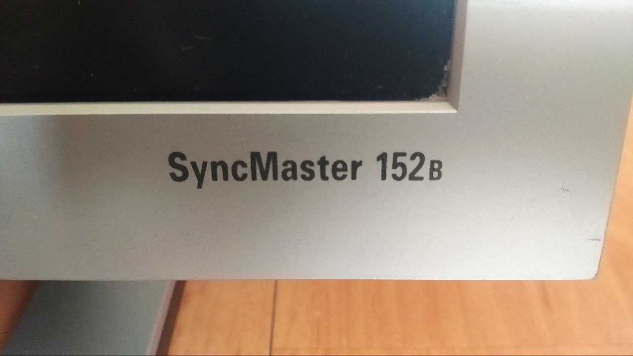 Монитор Samsung SyncMaster 152 В Made in Korea