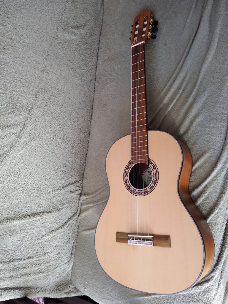 Valencia VC304 piękna gitara klasyczna Piękne brzmienie !!