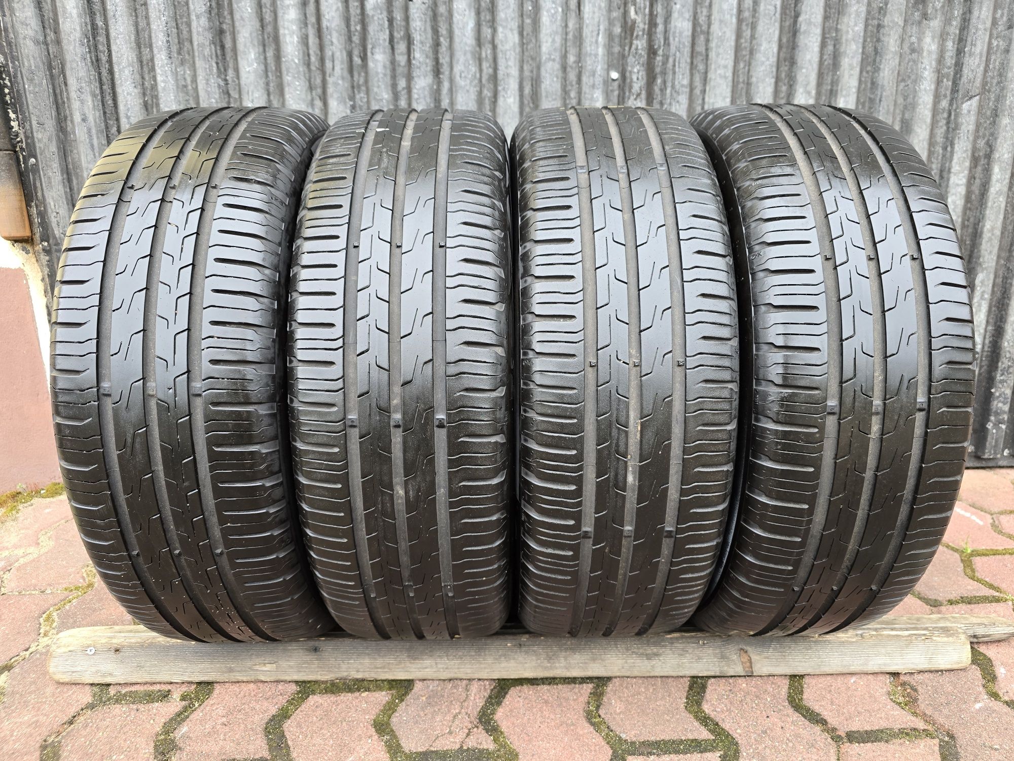 Komplet opon letnich 185/55R16 83V Continental EcoContact 6