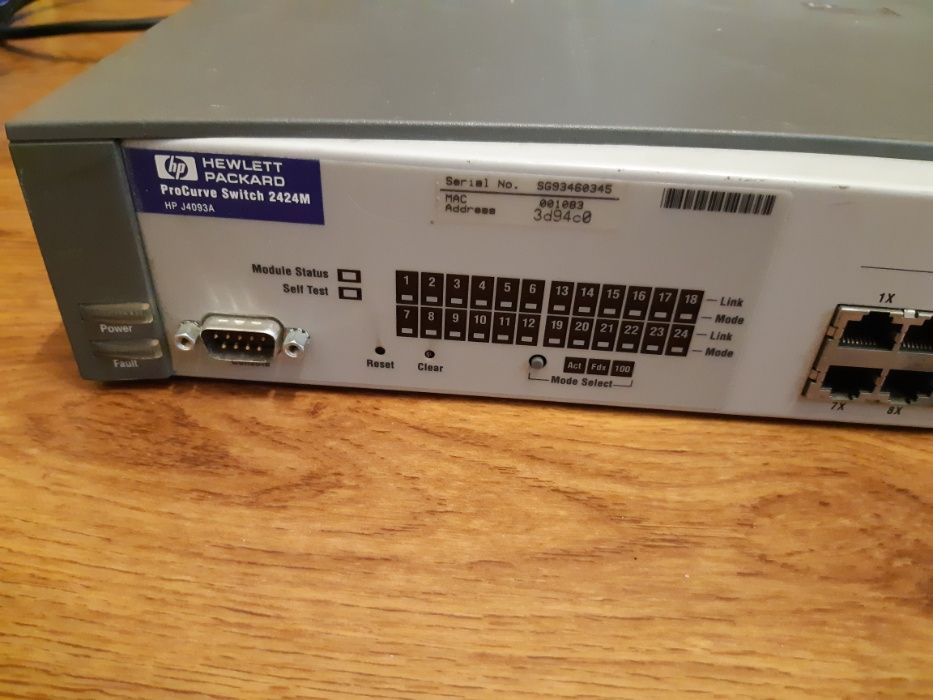 HP ProCurve Switch 2424M