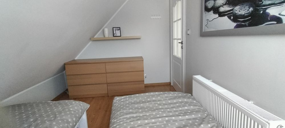 "Dom przy brzegu" w Nadolu nad jeziorem Żarnowieckim.