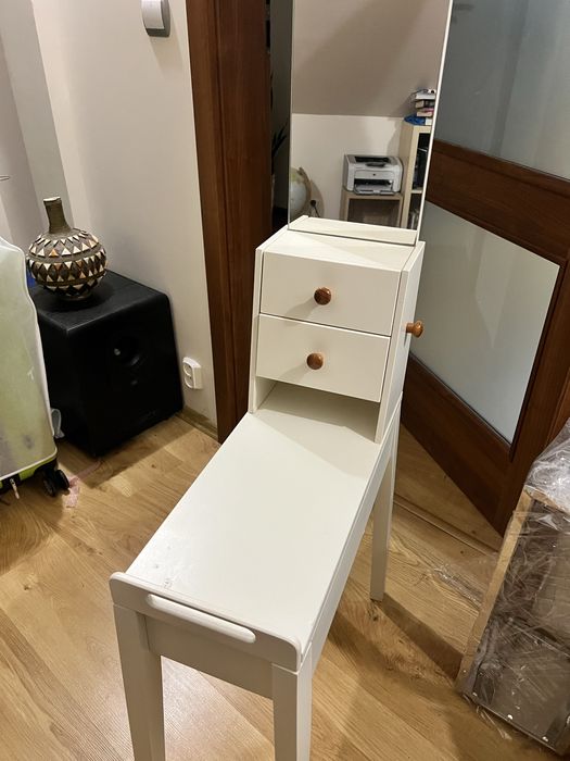 Toaletka sekretarzyk drewniany