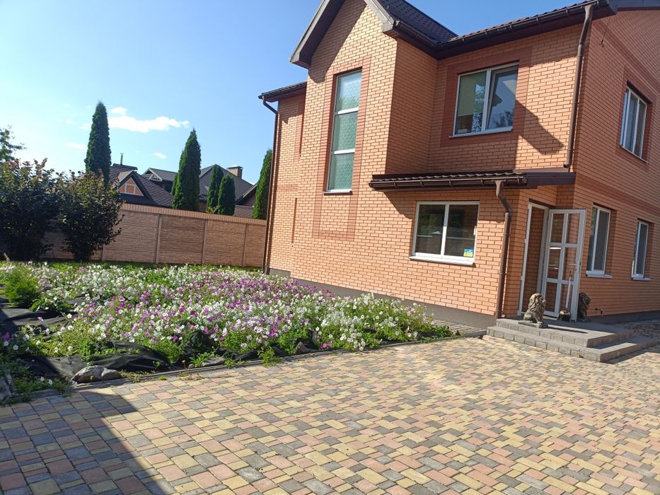 Шикарний будинок з ремонтом для сім'ї