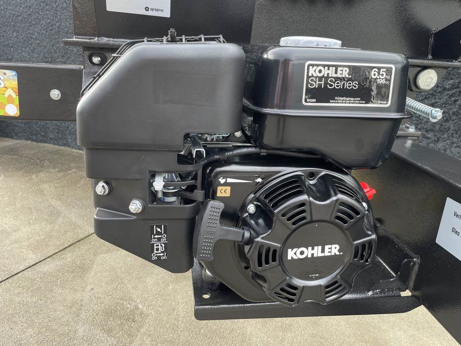 Rachador de lenha a gasolona 25 ton.