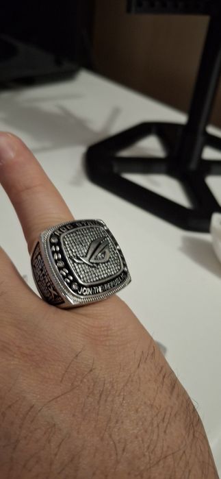 Anel ASUS ROG – Edição Limitada | Colecionador | Com bolsa original