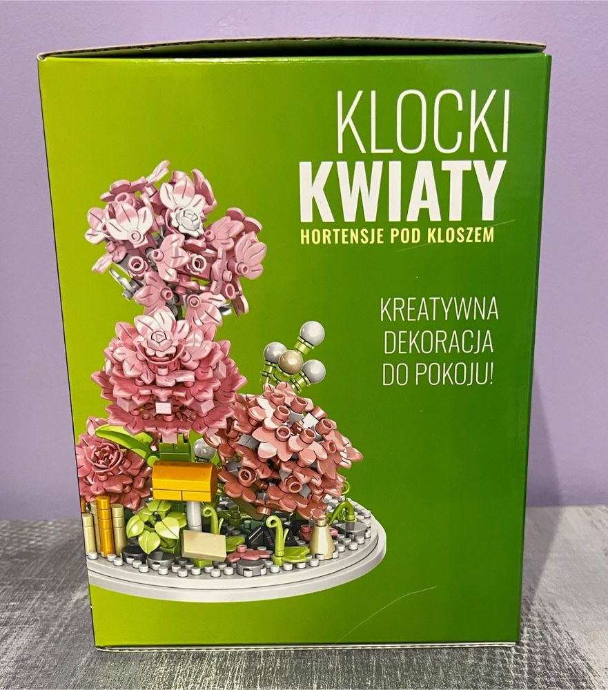 Klocki, kwiaty Hortensje Pod Kloszem