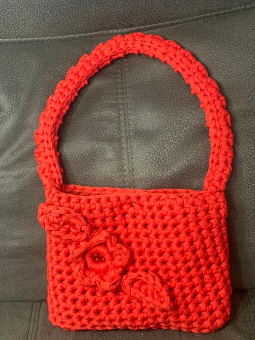 Vendo bolsa vermelha nova feita a mão, de minha produção. 23x18