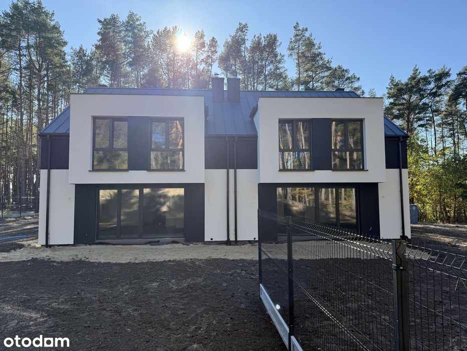 Nowoczesny Dom dwulokalowy w lesie!Bardzo duża działka 1250m2 .