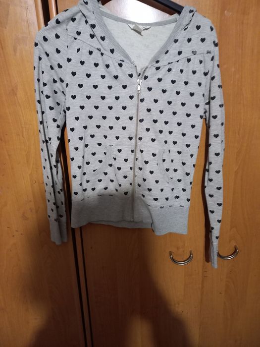 Sprzedam bluzę dla dziewczynki z kapturem